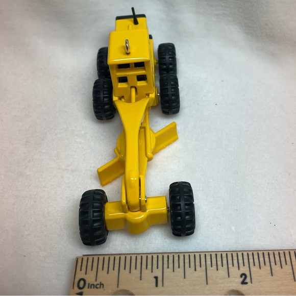 TONKA Road Grader Hallmark Ornament - Picture 8 of 9